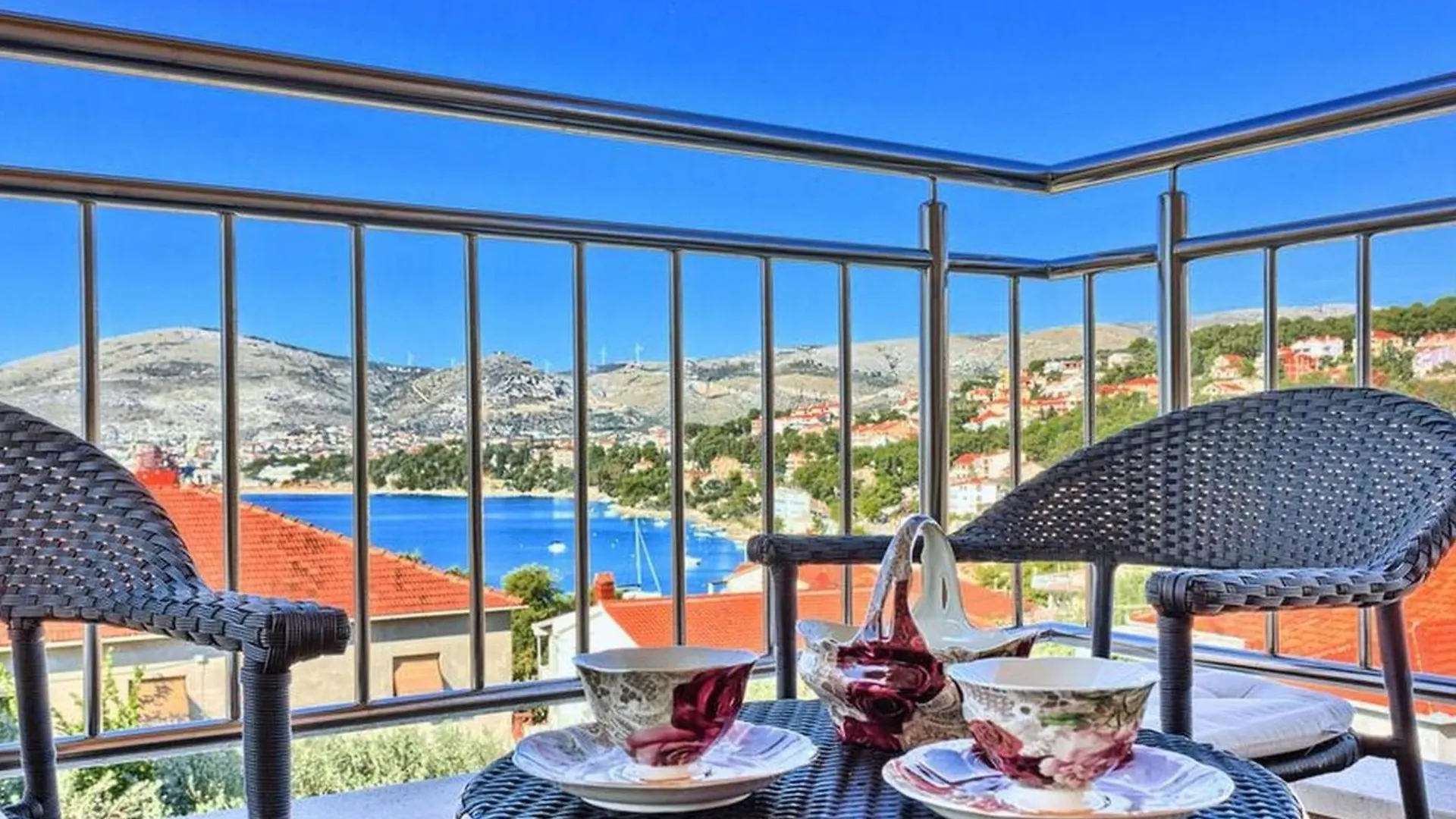 Luxury Apartment Okrug Gornji With Sea View And Pool Trogir
